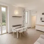 Moderno A 2 Passi Dal Centro Apartman *