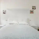 아파트 Moderno A 2 Passi Dal Centro