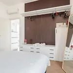아파트 Moderno A 2 Passi Dal Centro