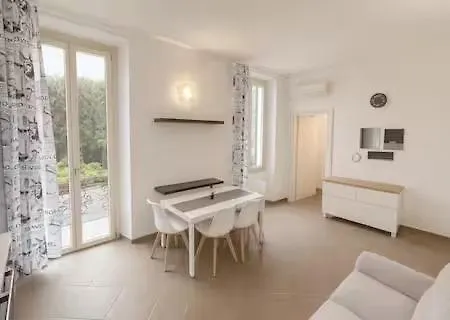 Moderno A 2 Passi Dal Centro Апартаменты *